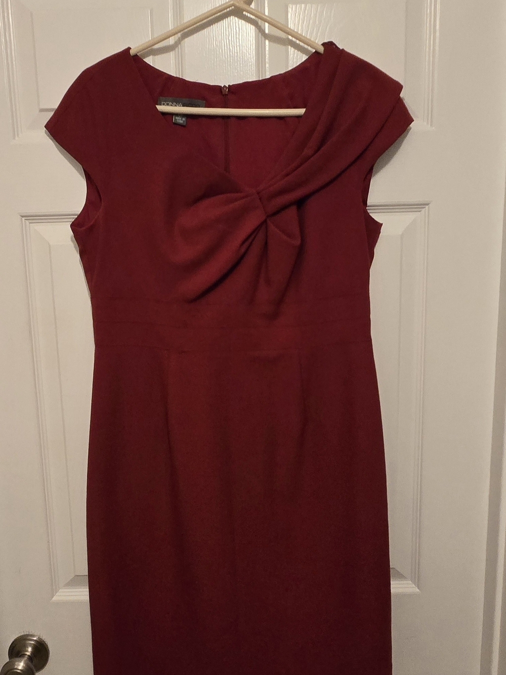 Donna Ricco Red Twist-Front Sheath Dress